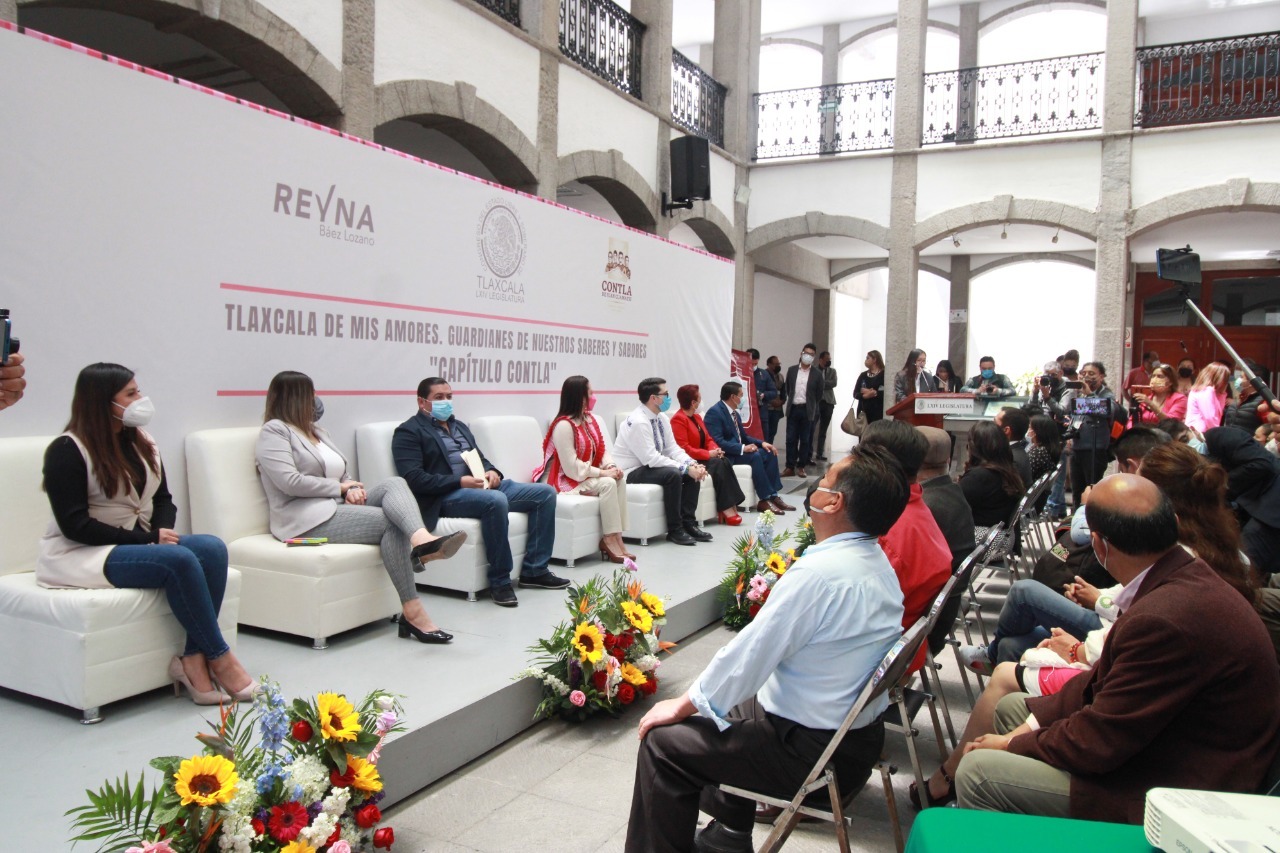 Presenta Reyna Báez 'Tlaxcala de mis Amores'; difunde saberes y sabores de Tlaxcala
